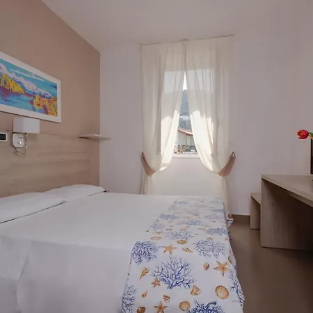 Hotel Stella Maris Terme 3*